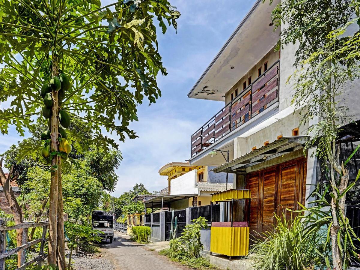 Spot On 91824 Rumah Kaloka Syariah Probolinggo Bagian luar foto
