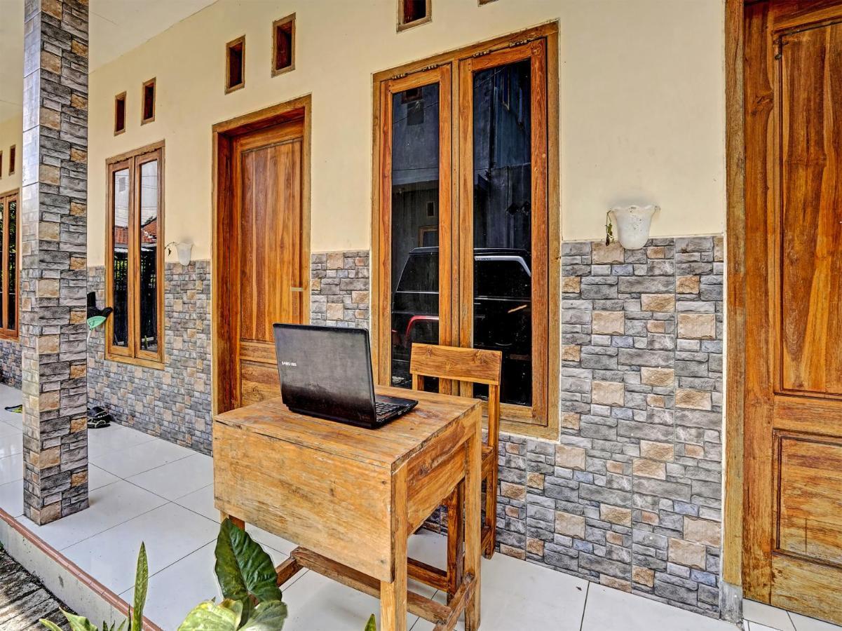 Spot On 91824 Rumah Kaloka Syariah Probolinggo Bagian luar foto